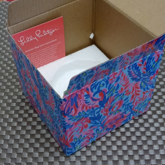 Lilly Pulitzer Holidaze Mug | With Box - Picture 4 of 7